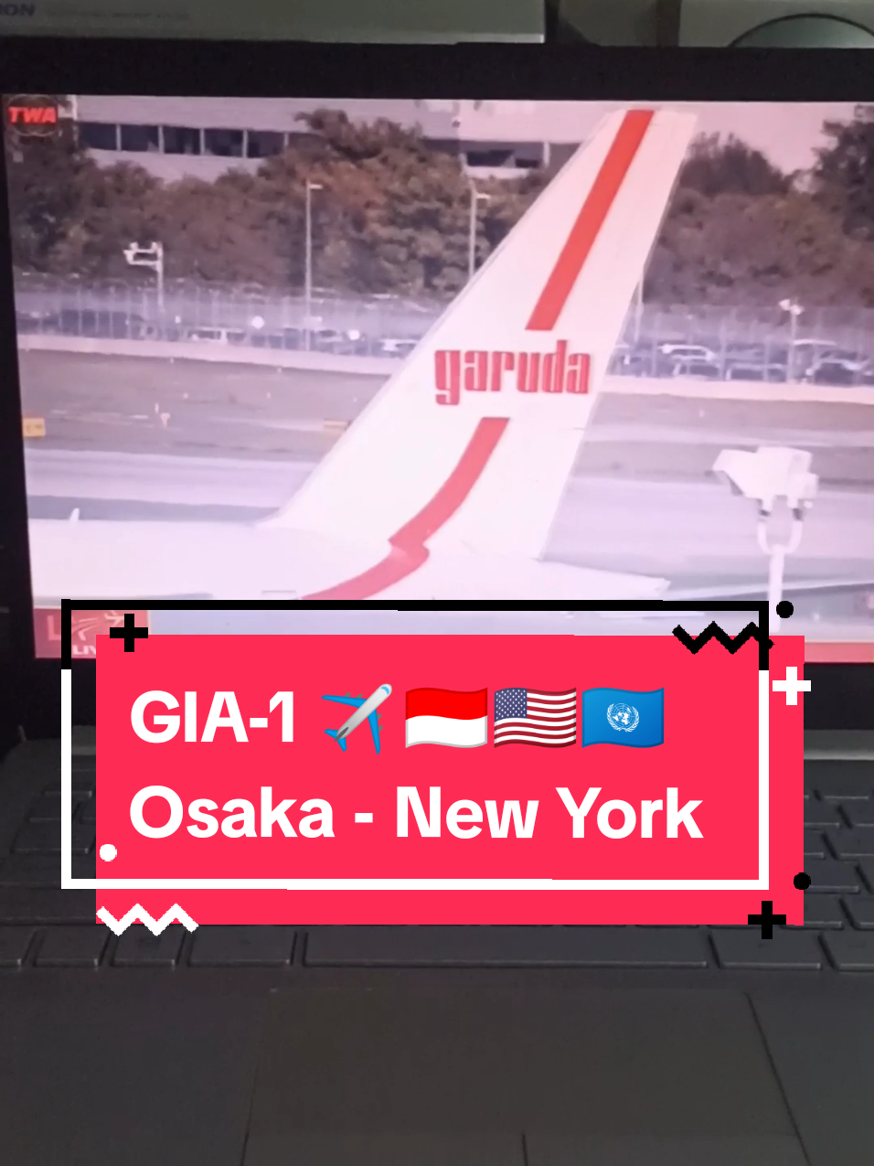 Pesawat Garuda Indonesia (GIA-1 Indonesia One) PK-GIG yang membawa Presiden Republik Indonesia mendarat di Runway 13L Bandara Internasional John F. Kennedy, New York, Amerika Serikat pada sore hari (Eastern Times) setelah menempuh penerbangan -+13 jam dari Osaka, Jepang untuk menghadiri Sidang Umum PBB (UN Week) 🇺🇳🇮🇩. Penerbangan ini mengingatkan saya kepada Pesawat A330 Neo Citilink saat itu terbang dari Jakarta (CGK) menuju New York (EWR) via Seattle (SEA) pada tahun 2021 lalu. Video: L.A FLIGHTS YouTube Channel