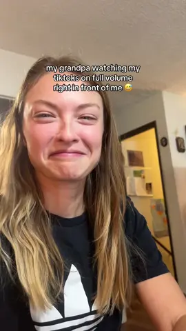 we love a supportive king 👑🤣 