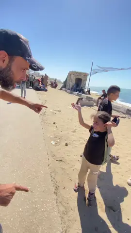 اثناء النزوح القصرى  التقيت بطفلة من شمال غزة 💔🇵🇸 حسبى الله ونعم الوكيل . يا عالم يا مسلمين غزة راحت  #الامارات🇦🇪 #الامارات_السعوديه_الكويت_البحرين_عمان #غزة_فلسطين_عمان_سوريا_مصر_المغرب_تركيا #اكسبلور #الهاشتاقات_عشان_اكسبلور #المملكه_الاردنيه_الهاشميه🇯🇴 #فرنسا🇨🇵_بلجيكا🇧🇪_المانيا🇩🇪_اسبانيا🇪🇸 #بيسان_اسماعيل #المملكه_العربيه_السعوديه🇸🇦 #الامارات_العربية_المتحده🇦🇪 #المملكة_المغربية_الشريفة🇲🇦 #المملكة_المغربية_الشريفة🇲🇦 #عمانيه🇴🇲 #الشعب_الصيني_ماله_حل😂😂 #المملكه_الاردنيه_الهاشميه🇯🇴 #قطر_الدوحة🇶🇦 #اكسبلور #غزة_فلسطين_عمان_سوريا_مصر_المغرب_تركيا #مجانا #الامارات_العربية_المتحده🇦🇪 #عمان_الاردن🇯🇴🤍 #الاردن_فلسطين_العراق_سوريا 