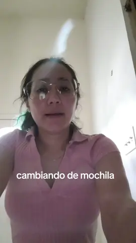 le compramos una mochila mas chica #hijos #mochila #mujerindependiente 