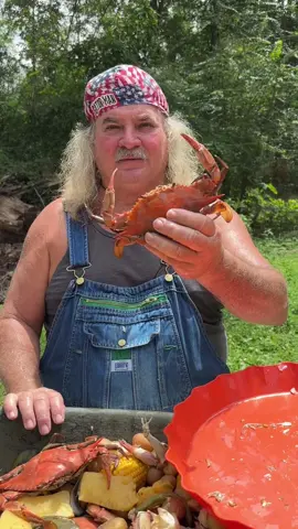 Here’s how I eat a crab! #crab 