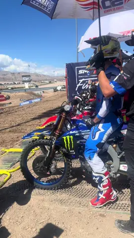 Who is right? #dirtbikes #racing #motocross #supercross #honda   