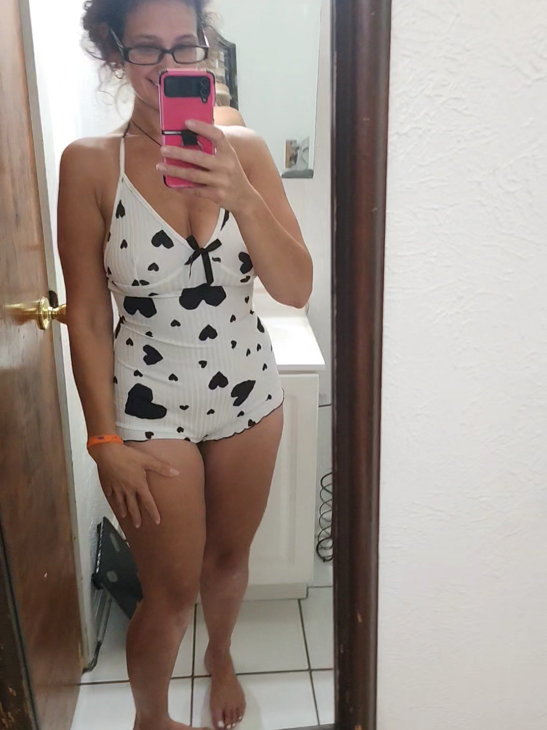 Ladies!! I bought this cute pajama romper off of shein and I'm obsessed! I'm 147 lbs and I got a small. They run kinda big depending on your shape and size. Super cute and comfy. Get you one! ❤️❤️🫶🫶👏👏 #fyp #OOTD #blessed #RIPJamesShaw24👌 
