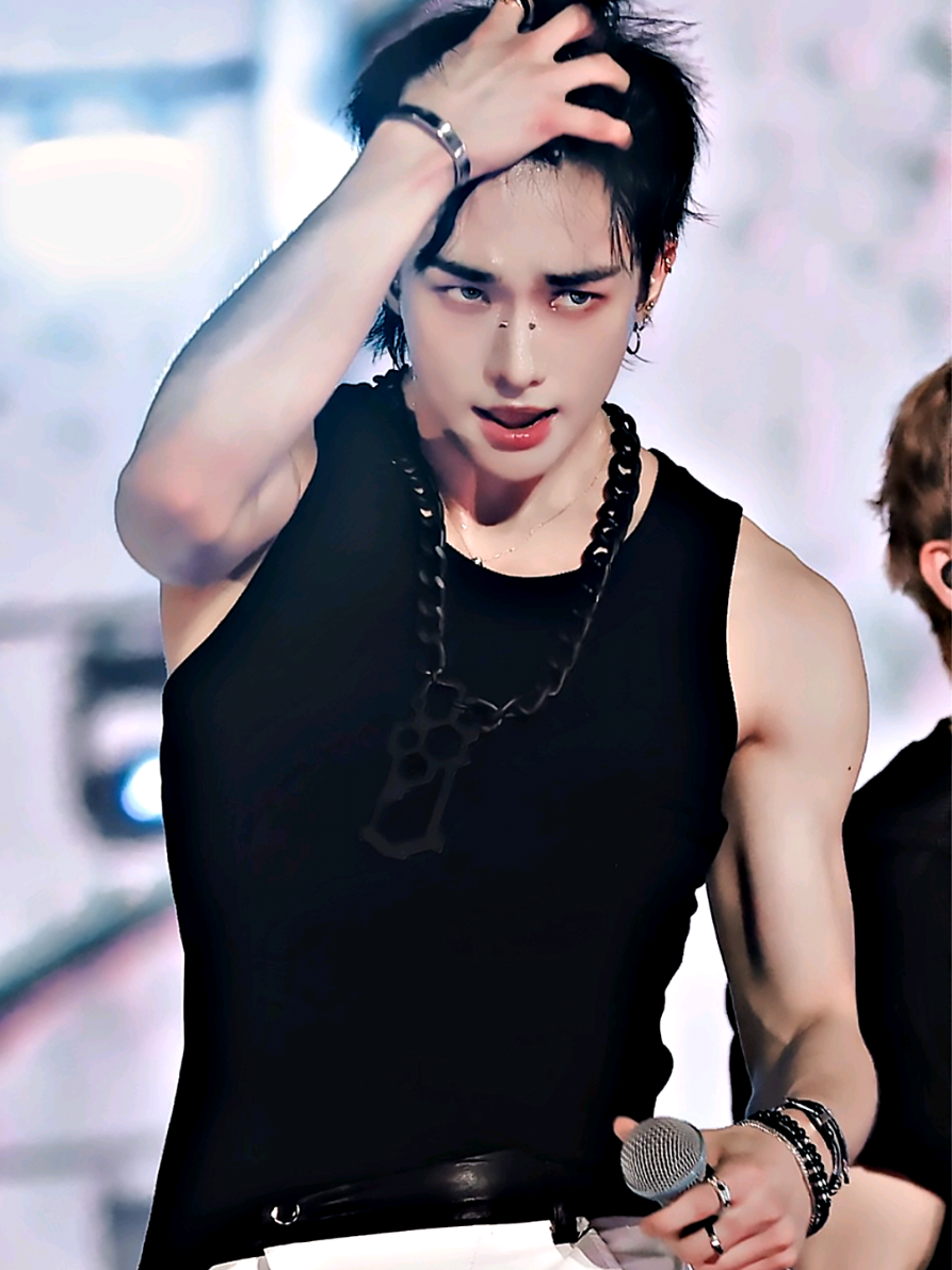 Mr Hyunjin, everyone  #hyunjin #hyunjinedit #2025tma #straykids #hwanghyunjin 