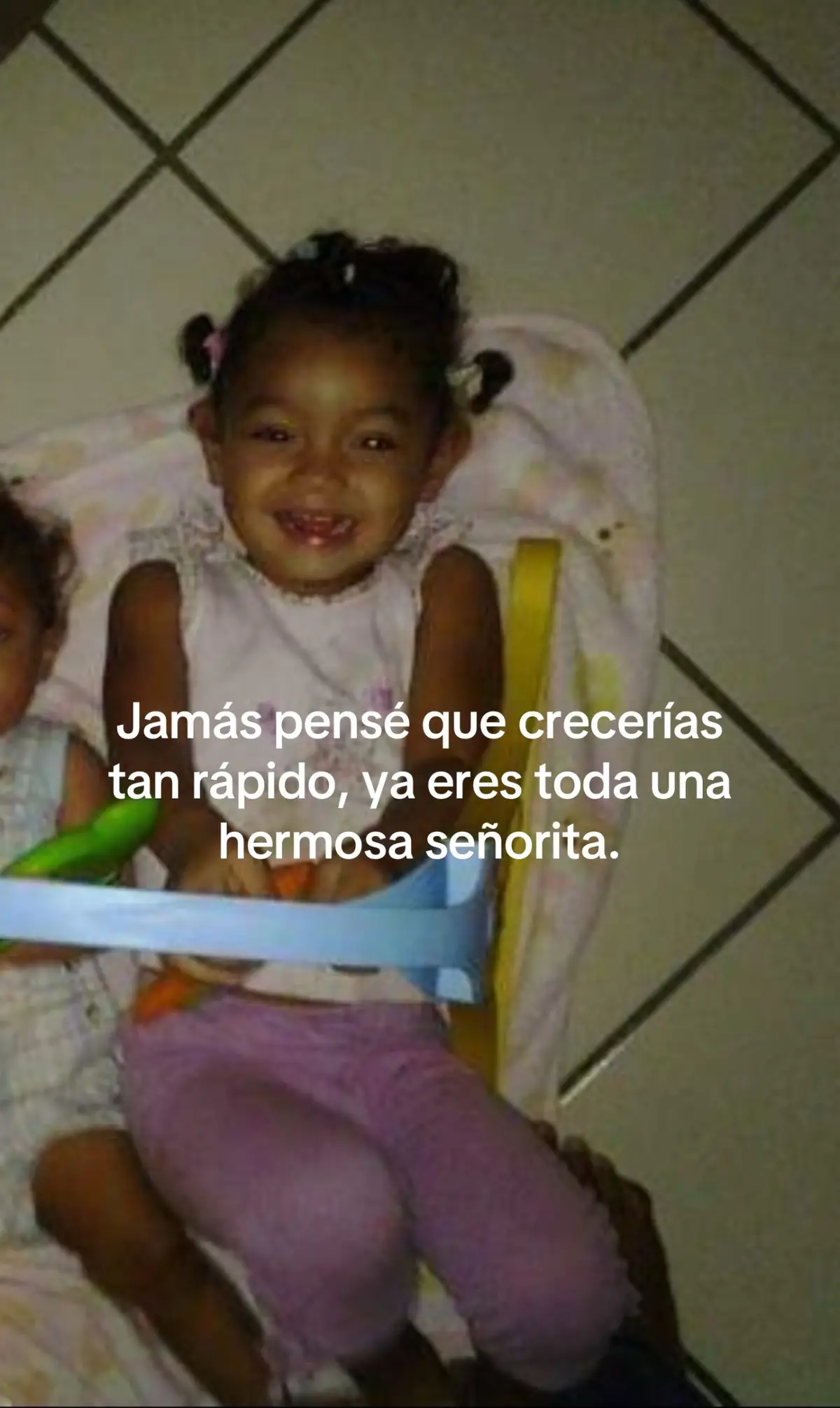 Mi princesa, estás tan hermosa, tan grande y aún sigues siendo una niña inocente a un mundo tan despiadado y cruel. Solo le pido a Dios que siempre te acompañe, te guíe y te cuide cuando yo no esté cerca o ya no esté. Me encanta la versión original que eres. Me encanta tu forma de ser y tus locuras pero sobre todo tus grandes abrazos y tus besos apretados. Si tus compañeros supieran el valor que tienes y lo especial que eres no te dejarían sola en la hora de almuerzo y no serías la última en escoger para jugar. Pero ellos se lo pierden y Mamá siempre estará para ti y dejaré de ser yo por ustedes. Te amo mi reina 👑 Que disfrutes de tu #Homecoming #autism #miprincesa  #homecomingdress #homecoming2025 