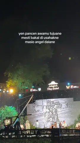 Bener ngono kan? #konserdennycaknan #livemusik #dennycaknan #jowopride #bahanswmu #sinarengan #bucin #konsermusik #galaubrutal #fypppp 