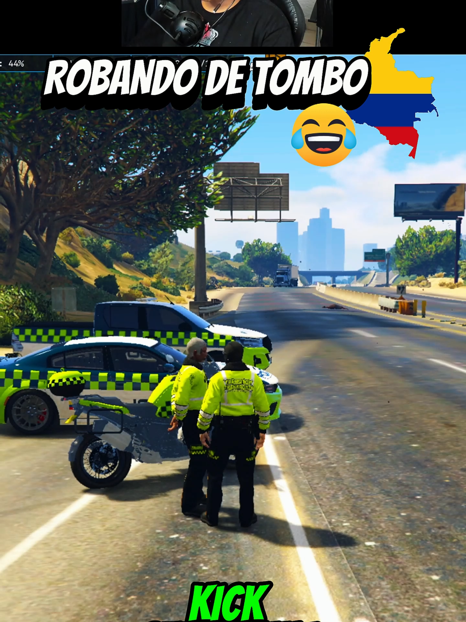 robando plata a todo el que pase  #gta #gta5 #gtav #humor #risa #policia #policiamilitar #transito #police #camionero