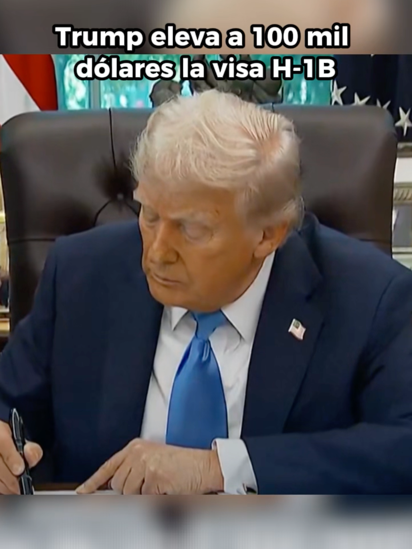 El presidente de EE. UU. decretó un fuerte aumento en el precio de la visa H-1B, que pasa de 1,000 a 100,000 dólares anuales para empresas que contraten talento extranjero altamente cualificado. Además, presentó la “tarjeta dorada” de residencia, con un costo de hasta 2 millones de dólares.
