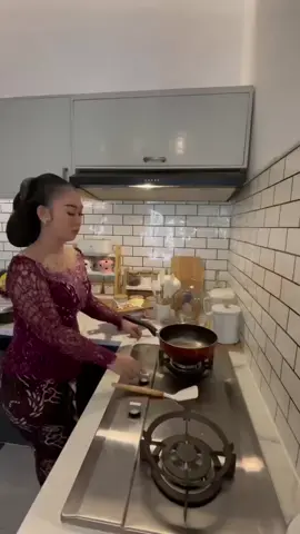 sebelum berangkat nyinden, masak buat temen2 sik ya gays 😉 #fyp #sindenjawa #masak 