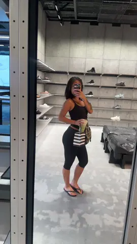 my go to outfit for shopping 