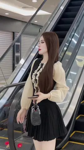 Dạo này thấy gầy đi một chút, vì lâu rồi không nghe lời đường mật từ ai 🤎#moingaymotoutfit🌷✨ #xuhuongtiktok #tiktokviral #