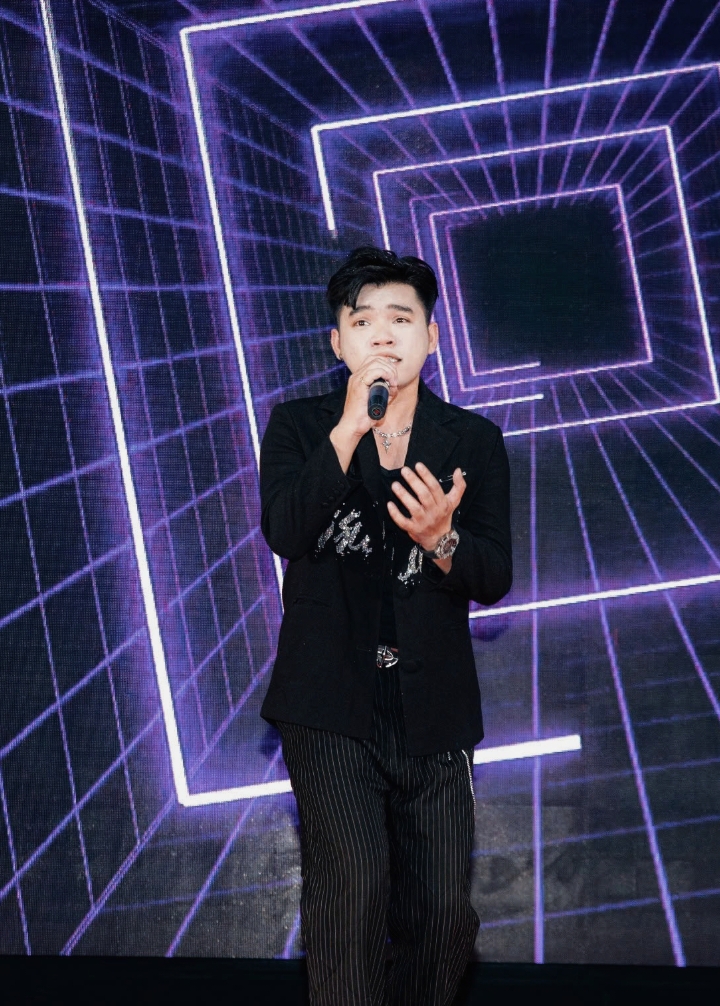 Thịnh Qino đã mang Sâu Sắc đến tận điểm cuối của vùng trời tổ quốc mang tên Cà Mau tại trường ĐH BDU #thinhqino #sausac #xuhuongtiktok #CMG 