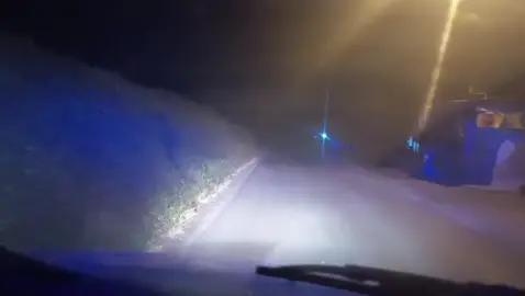 Patroli Sepertiga Malam Polres dan Polsek Jajaran Polres Jombang Polda Jatim Salam Presisi Kepada Masyarakat bila menemukan gangguan kamtibmas dapat menghubungi call center 110 (bebas pulsa) atau Lapor Kapolres Jombang di nomor WA 0823-2390-0110 @Kapolres Jombang | Ardi K @POLRES JOMBANG #laporpakkapolresjombang #polresjombangpolisibaik  #tebarkankebaikandimanasajaberada  #polresjombanghadir #memberimanfaatbagimasyarakat  