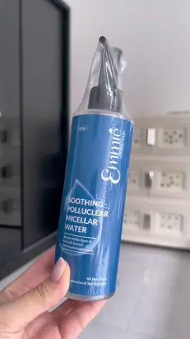 Nước tẩy trang làm sạch dịu nhẹ EMMIE #nuoctaytrang #emmie #nuoctaytrangsachsau #nuoctaytrangemmie #skincare 