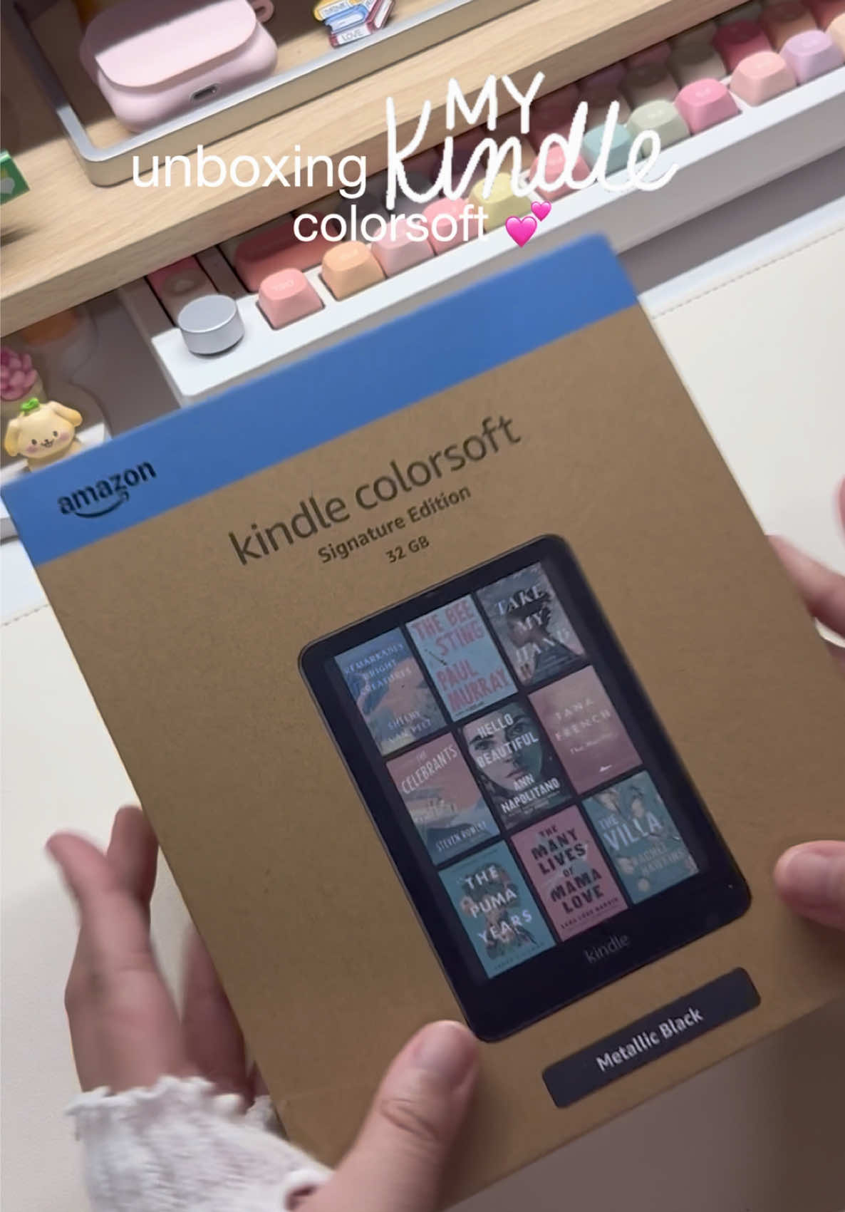 One too many TikTok videos later… I caved in and got myself a #kindle colorsoft 😅🙈✨ #BookTok #unboxing #asmr #fyp 