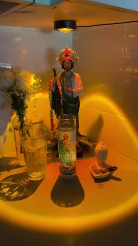🙏✨ San Judas is the saint of impossible causes and protector of those in need. When we pour water, light candles, or say a prayer, we’re opening the doors for blessings, healing, and miracles to flow. 💧🕯️ No matter how heavy the struggle feels, San Judas reminds us that faith can move mountains. 🌄💚 ➡️ Share this video with someone who needs hope today. #SanJudas #Faith #Blessings #Milagros #SanJudasTadeo #Esperanza