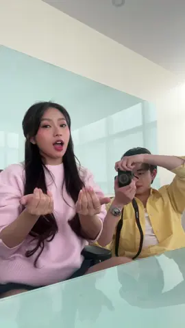 Drake with Tripp’s camera HAHAHAHA chariz