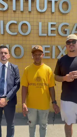 #guguhavaiano  #mcnãoébandido #violênciapoñicial ​Ofensas dirigidas ao Sr. Júlio não serão toleradas, sujeitando o responsável a medidas judiciais. ​Com uma história de mais de 25 anos, o grupo 'Os Havaianos' é um fenômeno global. Eles já se apresentaram ao redor do mundo e continuam levando sua arte a palcos no Brasil e no exterior. ​Estamos reunindo provas concretas para expor a realidade da violência policial contra nós. Temos vídeos do estabelecimento do agredido, depoimentos de testemunhas e outras evidências que mostram como as autoridades agem com pessoas da favela, pretos, pobres e artistas do gueto. ​Essas evidências também mostram como a polícia age com aqueles que, por meio de sua arte, cabelo ou voz, expressam seu descontentamento com esta sociedade marginalizadora. ​Estamos unidos a todas as minorias que são excluídas e têm seus direitos negados, incluindo a presunção de inocência e a liberdade de ser. Lutamos para que a dignidade humana seja respeitada para todos. ​Dr. David Weinstein. OABRJ 219282