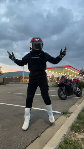 Sweater Weather 🫶 #sweaterweather #biker #dance #sunset #goodvibes 