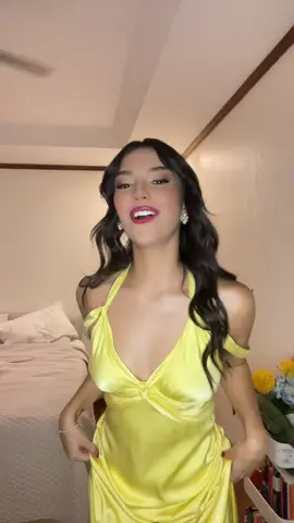 Canalizando a Andie Anderson  🐥 #howtoloseaguyin10days #yellowdress #wedding 