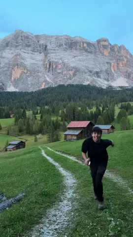 POV: Osmo Action 5 Pro turns a throw into pure cinema! Created by@manuangles #djiosmo #osmoaction5pro #actioncamera #shorts