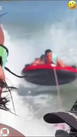 Funny tube movement 🤣 #tubing #fail #water 