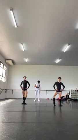 sem querer me enfeiticei😝 @wes @Mickael 