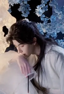 Chưa từng gặp mặt nhưng phim nào của anh tôi cũng từng xem qua . 从未见过面但是他的电视我都看过. Để một video của anh ở đây làm kỷ niệm @Thơ Tô #vumonglung 