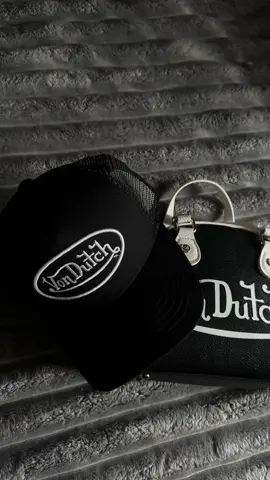 So cute #hat #vondutch #fallfashion 