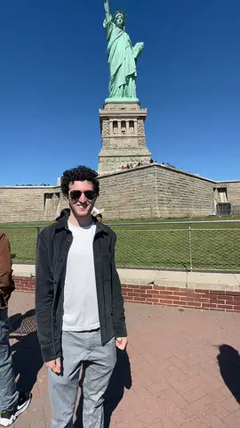 LADY LITTERBEE @beads #statueofliberty #nyc #newyork #intern #covfefe 
