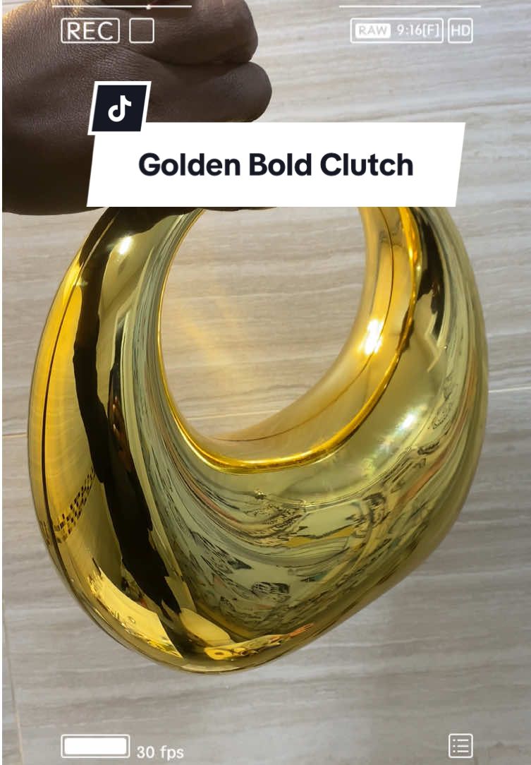 Bold moves, golden vibes. #goldclutch #fashionaccessories #clutchbag #shoponline #fashiontips