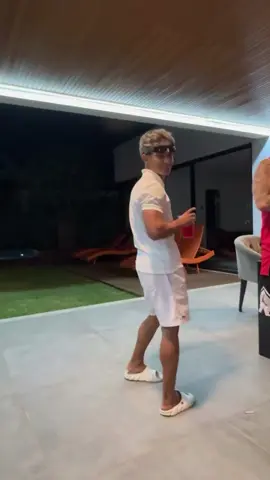 @ZAGOLANDIA Papa figo disse que o Zago tá com churréia pelo nos pés #xureia #riodejaneiro #zago #papafigo @Zago @021_DHERICK 