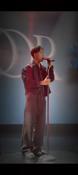 🎼Indah pada waktunya (rizky febian)  🎤 @FajarNoor_  live at DGVERS senayan park live @ronthestage  #fajarnoor #indahpadawaktunya #rizkyfebian 