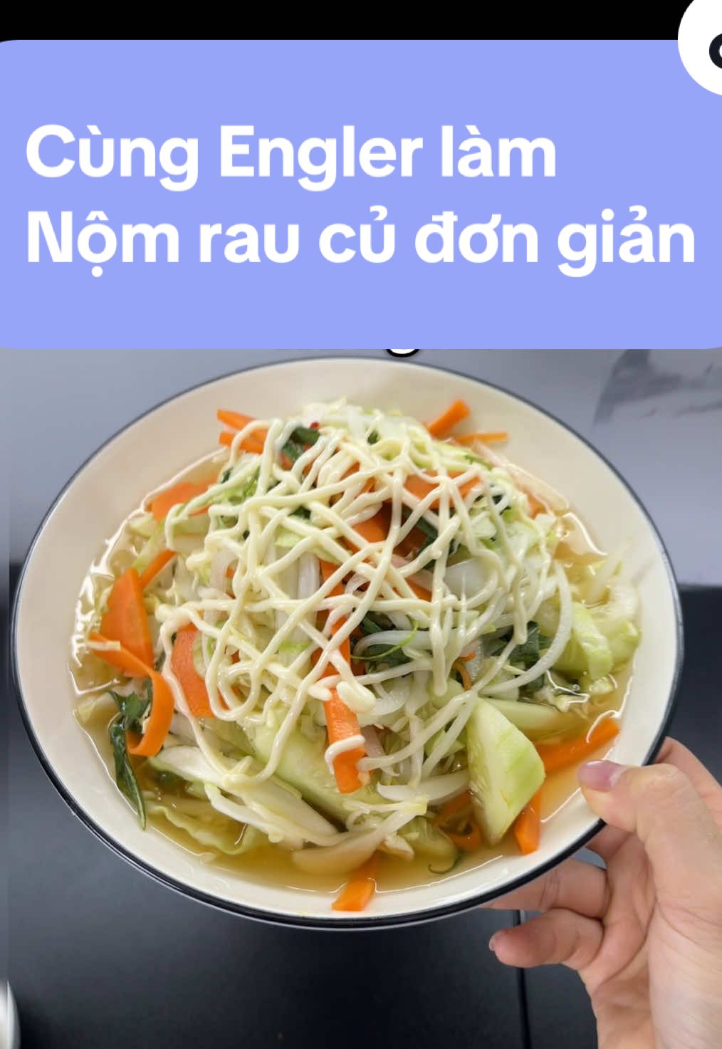 Trả lời @Kichi Công thức Nộm rau củ đơn giản: Hành tây: 1 củ Bắp cái: 1/2 cái Rau dăm: 1 mớ Dưa chuột: 1 quả Cà rốt: 1/2 củ to Giấm: 100ml Chanh: 1,5 quả Đường: 100gr  ( tuỳ khẩu vị) #congthuc #nộm #nauandongian #engler #xuhuong 
