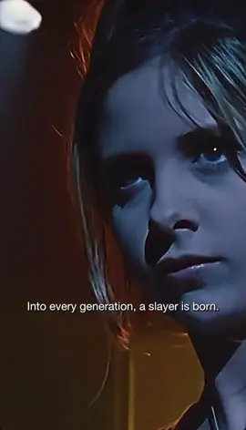 A cult moment of Buffy the Vampire Slayer: the legacy of the Slayer is transmitted, a new generation is ready to face the darkness. ✨🗡️➡️ Which episode of the series impressed you the most? #buffythevampireslayer #buffyverse #iconic #buffysummers #sarahmichellegellar 
