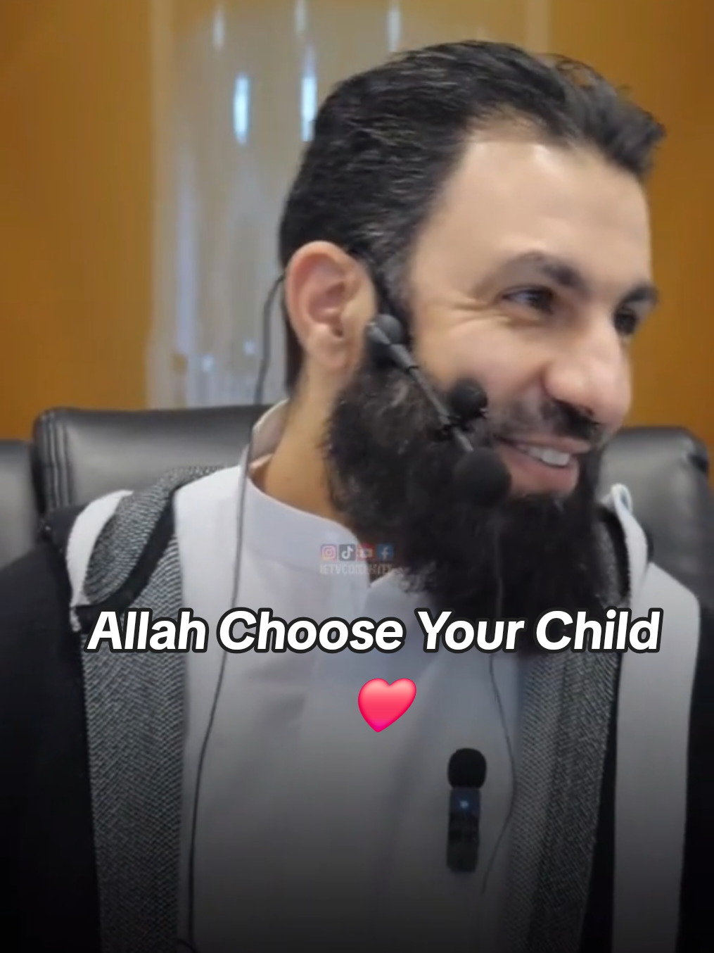 Allah Chose Your Child ❤️ Speaker - Belal Assad In Islam, every child is a gift from Allah — including those with autism. 🕋✨ Their innocence is a mercy, and your patience is a path to Jannah. 🤲💡 Never forget: Allah will take care of your child better than anyone ever could. 🌙❤️ #AutismInIslam #SpecialChild #AllahsMercy #FaithInAllah #islamicreminder 