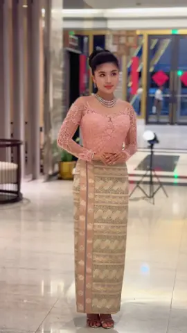 ✨✨✨🌸🌸🌸 #designertintsoelwin #glamorousfashion #စိုးပြည့်သဇင် #soepyaethazin #ngezin 