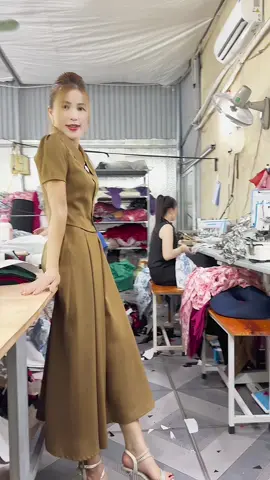 Đủ size và màu #xuhuong #xuongmaykienthuy #damcongso #vayxinh #thoitrangnu 