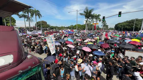 ‘BAHA SA LUNETA’  WATCH: As of 10 am today, protesters flood Luneta as the National Day of Action against Corruption commences.  People attending clamor for justice and accountability amid issues of government corruption. Calls include arresting corrupt officials from both Marcos Jr. and Duterte administrations, transparency from elected officials, public involvement in the budget process, and ending political dynasties. #altermidya #AlternativeMedia 