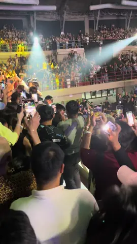 @TJ Monterde why so pogi 🥹 #concert #KZTandinganLive #MonteverdeOnStage #LiveWithTJMonteverde 