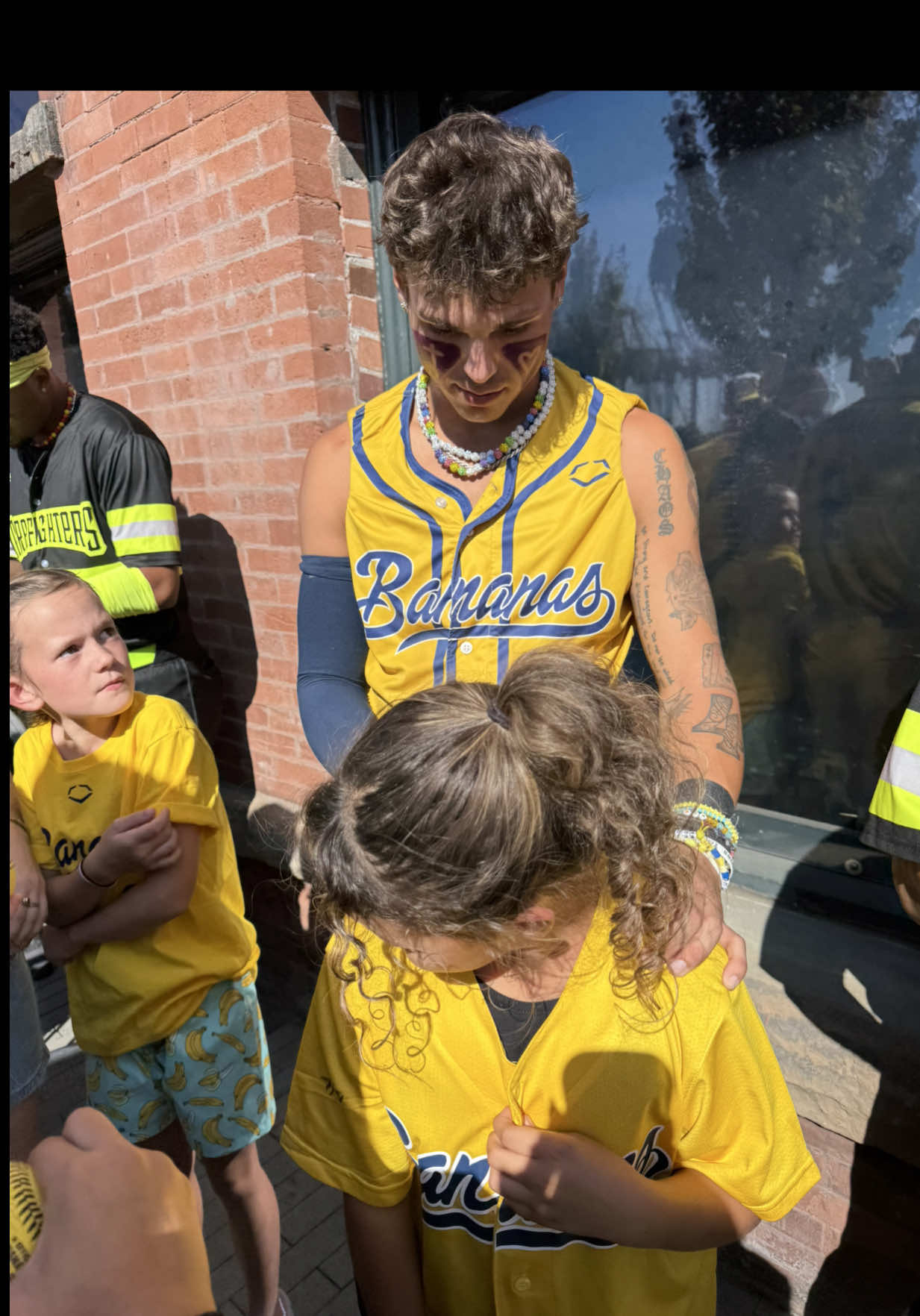 I told her I’d make it happen & so I did. Now we both have core memories. @Kyle “KJ” Jackson 🖤 #savannahbananas #bananaball #baseball #tmobilearena #fyp 