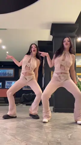 etiqueten a emi 🥹💘 @emilia. 