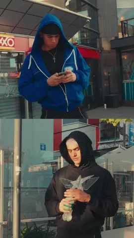 Hoodie famous shine 24/09 ⭐️ #chile #savaxy #streetwear #parati #streetwearfashion #fashionstyle #OOTD @Benja🧟 @PAVLIK 