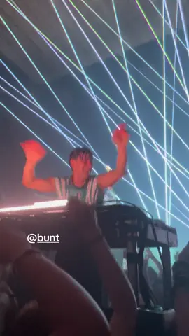 music heals me(,: #fypシ #housetechno #houstonedm #edmtiktok #techno 