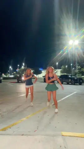 Pro dancers over here 