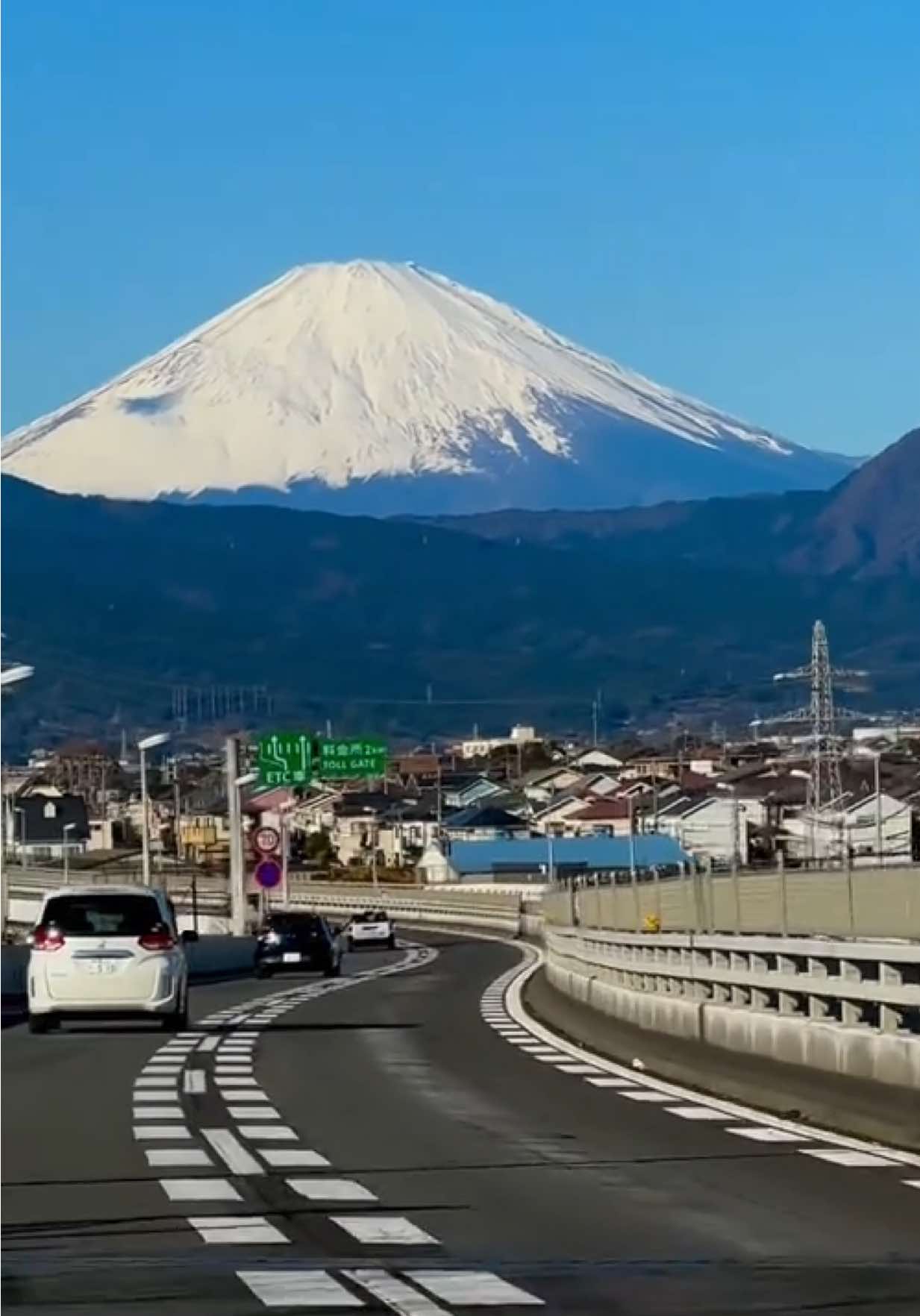 #fuji #japantravel #iconic #driving #roadtrip 