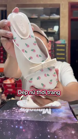 Dép lê thôi mà dễ thương quá ạ #manhgiay #depquaingang #deple #depnu 
