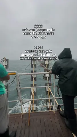Lowongan banyak asal anak bapak sanggup aja😜 #kulikapal #fyppage #pelautindonesia #kaohsiung_taiwan🇹🇼 #viral 