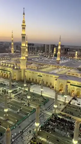 Masjid Nabawi: Cahaya dari Madinah