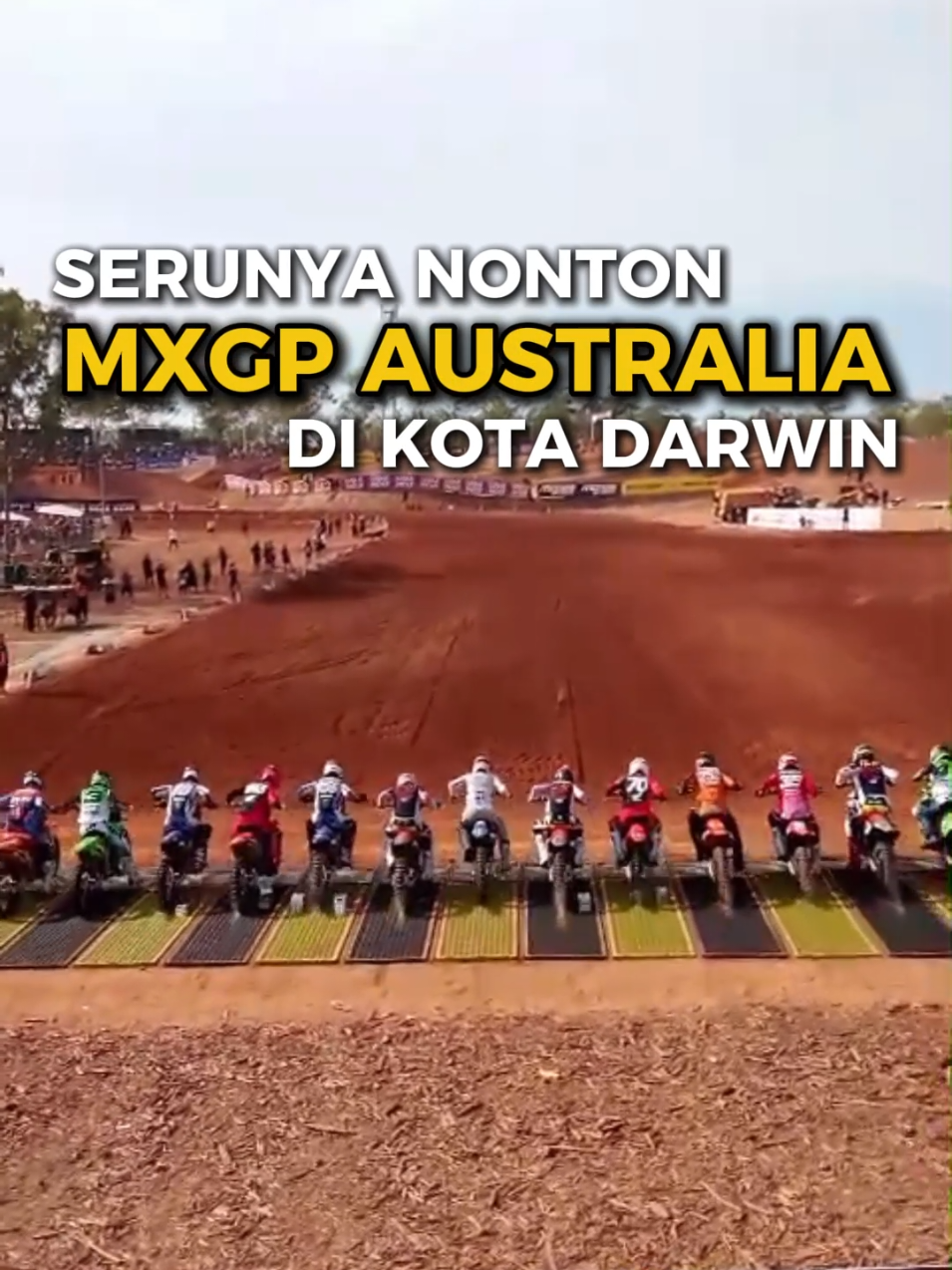 Bagi kamu pencinta olahraga motorcross MXGP, menyaksikan langsung di Darwin Australia akan mendapatkan pengalaman menarik. Selain sirkuit yang dikelilingi bukit, MXGP Australia menawarkan suguhan menarik yakni penjualan merchandise, aneka minuman dan makanan serta booth resmi dari tim yang bertanding. Yang lebih spesial lagi, lokasi Sirkuit Hidden Valley Raceaway sangat mudah diakses dan hanya memakan waktu 10 menit dari kota Darwin. 🎥: Medcom.id/ Alfa Mandalika #MXGP2025 #mxgpaustralia #MXGP #medcomid